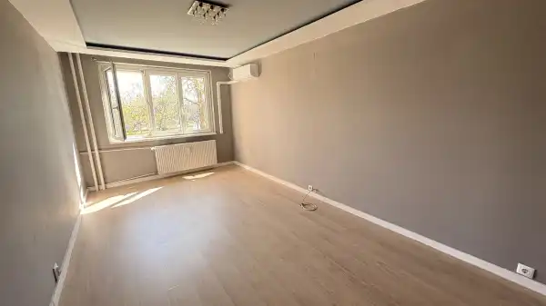 Eladó panellakás, Budapest, III. kerület 3 szoba 69 m² 92.99 M Ft