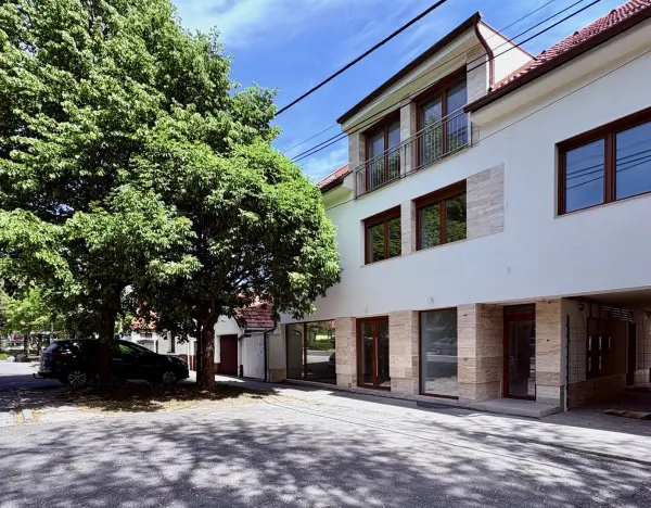 Eladó új építésű üzlethelyiség utcai bejáratos, Budaörs 85 m² 186 M Ft