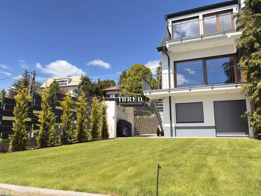 eladó újszerű ikerház, Budapest, XII. kerület