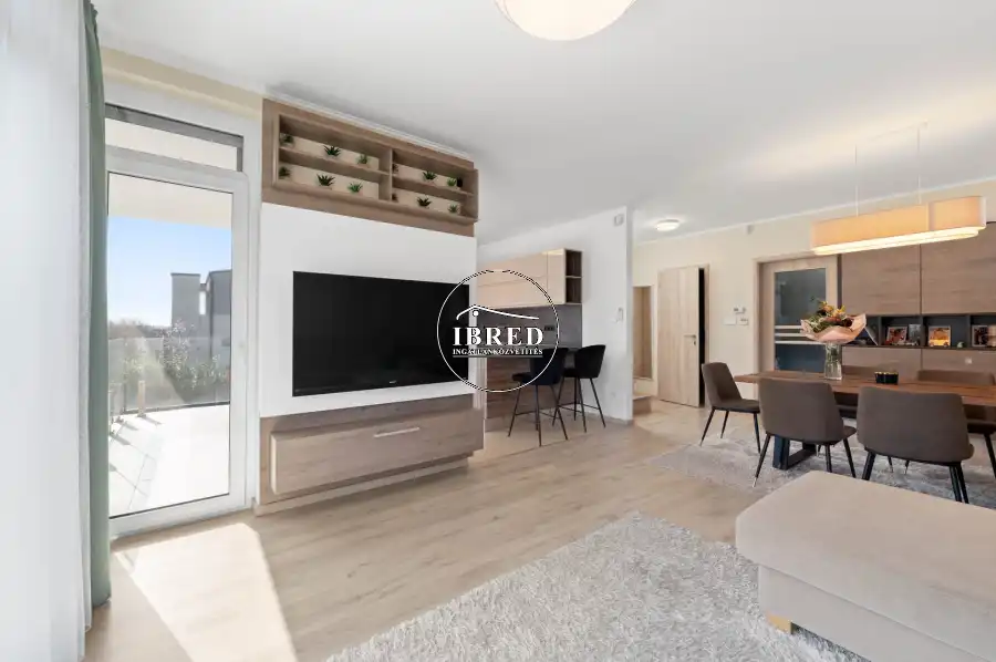 eladó újszerű téglalakás, Budapest, XI. kerület