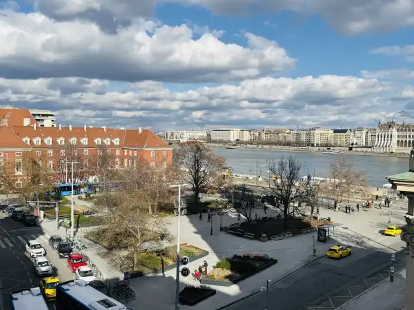 Kiadó téglalakás, Budapest, I. kerület 3 szoba 89 m² 400 E Ft/hó