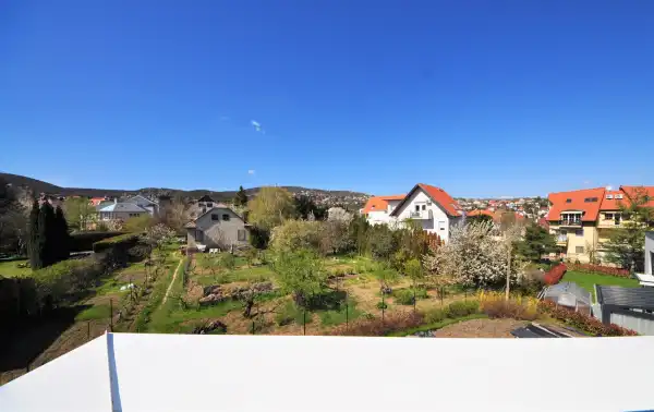 Kiadó újszerű téglalakás, Budapest, XI. kerület 3 szoba 79 m² 499 E Ft/hó